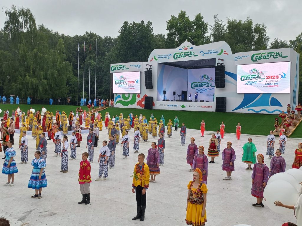 В Нижнем Новгороде прошёл Первый Волжский Сабантуй - Портал татар  Санкт-Петербурга и Ленинградской области